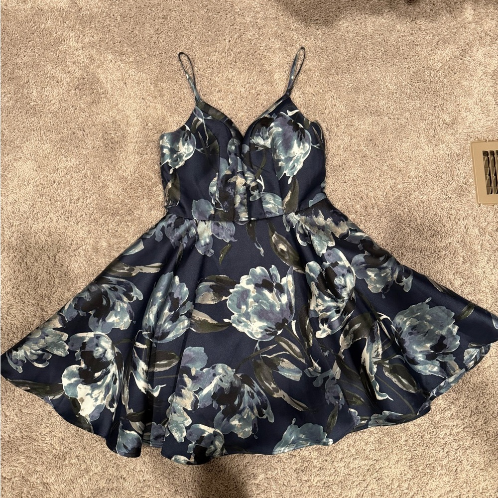 Women’s Juniors Formal Dress, Size 5